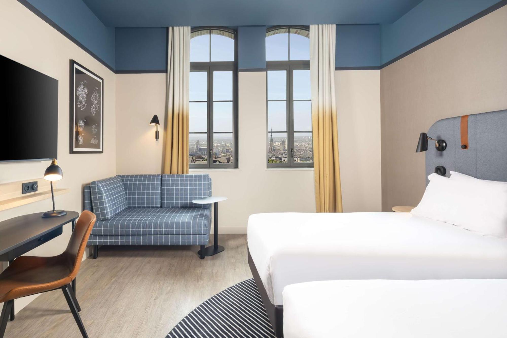 Deluxe Zweibettzimmer mit Blick auf die Kathedrale und die Stadt